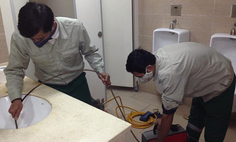 Thông tắc lavabo